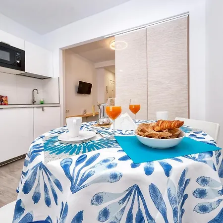 El Greco Near The Reducto Arrecife (Lanzarote)